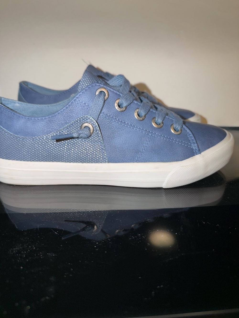 Blowfish upper leather sneakers Size 6